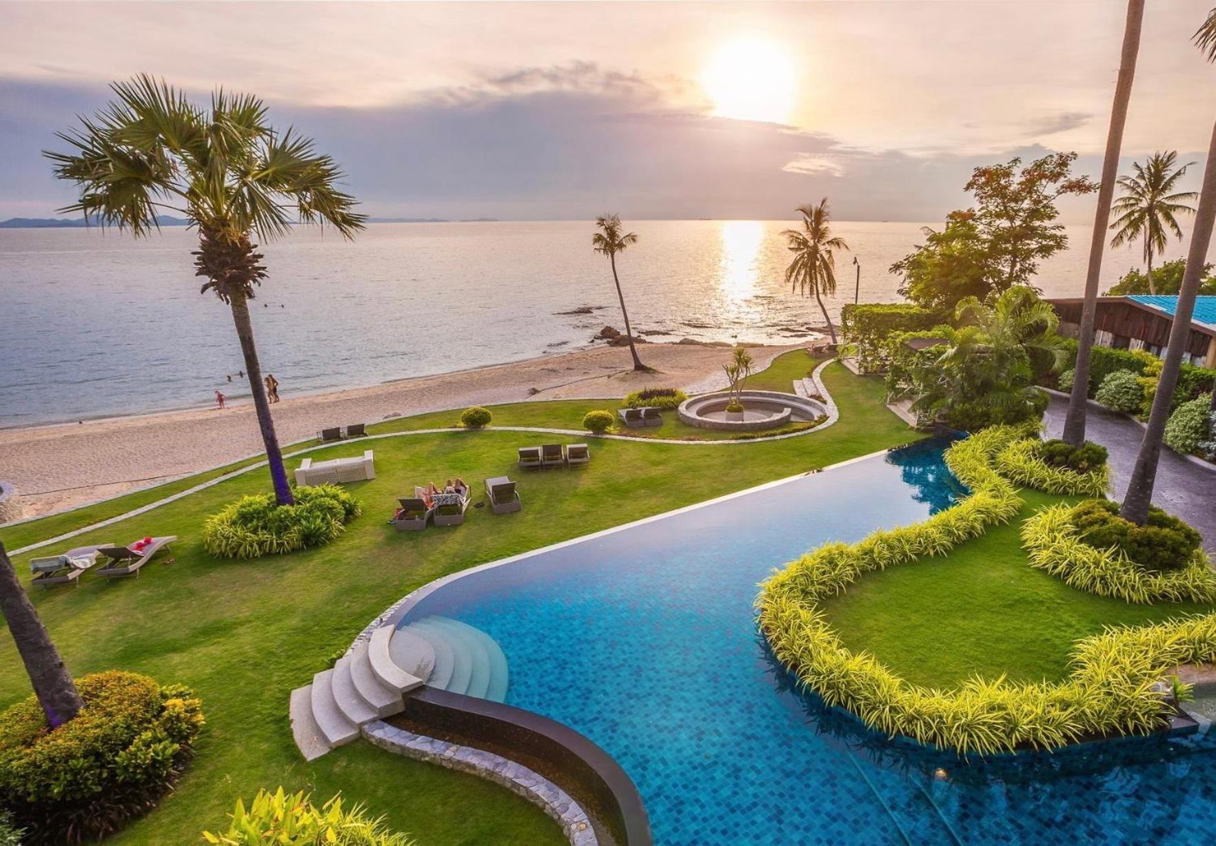 Luxurious Beachfront Pattaya Bagian luar foto