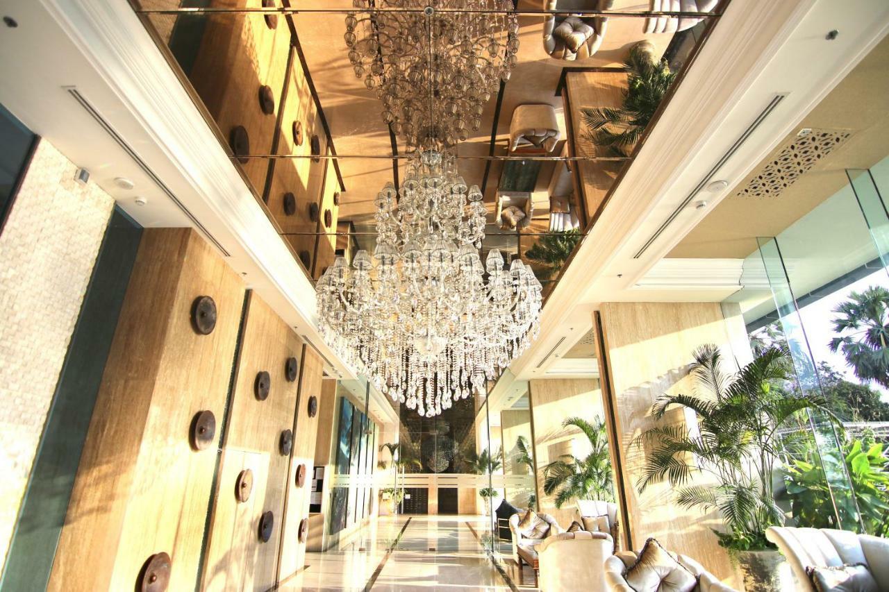 Luxurious Beachfront Pattaya Bagian luar foto