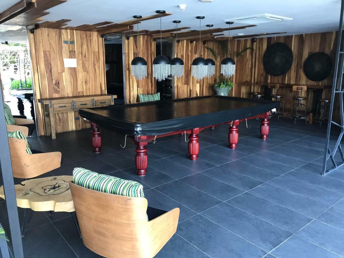 Luxurious Beachfront Pattaya Bagian luar foto