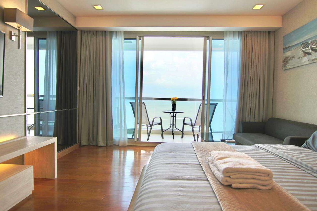 Luxurious Beachfront Pattaya Bagian luar foto